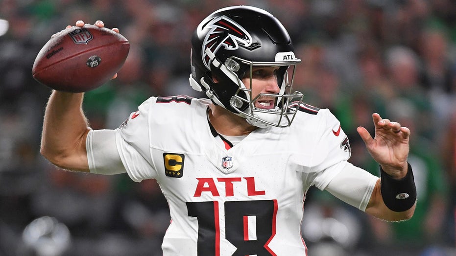 Falcons' Kirk Cousins leads miraculous last-minute drive to shock Eagles on the road