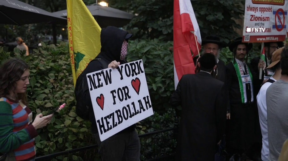 New York anti-Israel rally at UN features sign supporting terror group Hezbollah