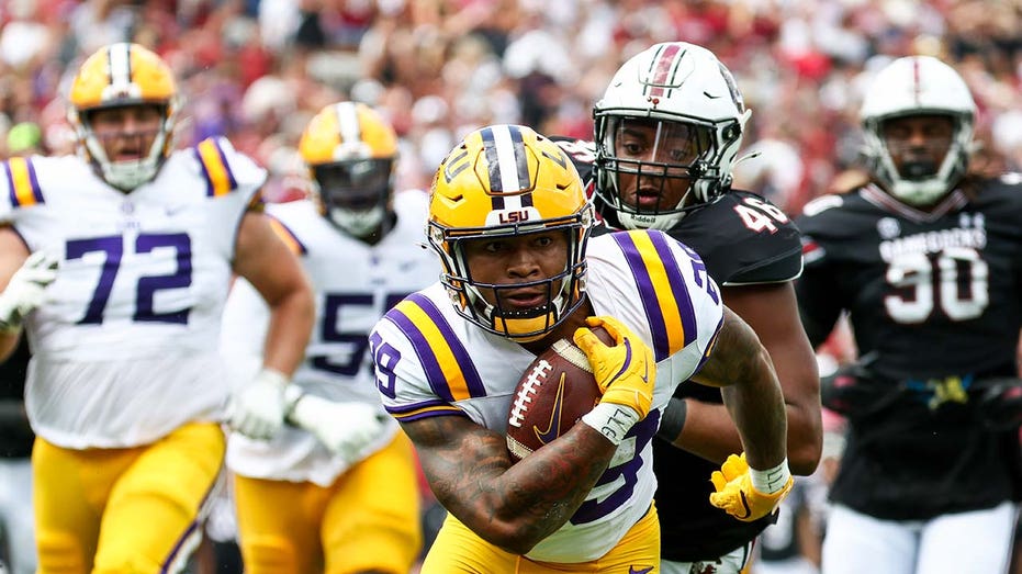 LSU narrowly avoids upset when South Carolina misses last-second field goal