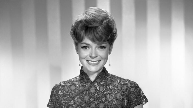 ‘Lost in Space’ mom June Lockhart admits to rebellious side beneath her squeaky-clean image