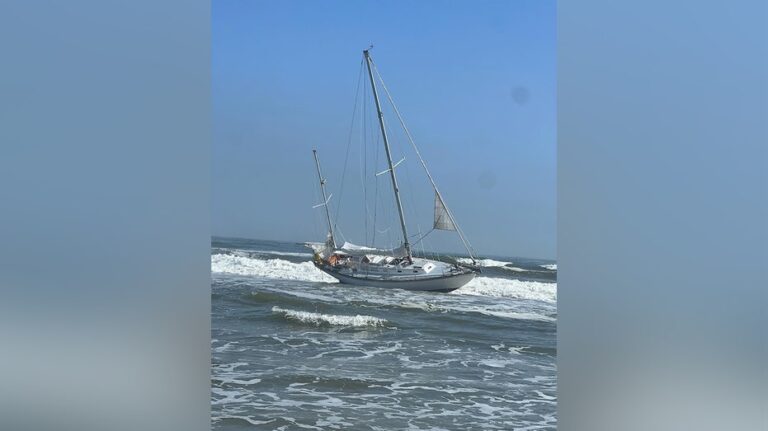 New Jersey rescue crews save 2 from disabled sailboat off popular beach