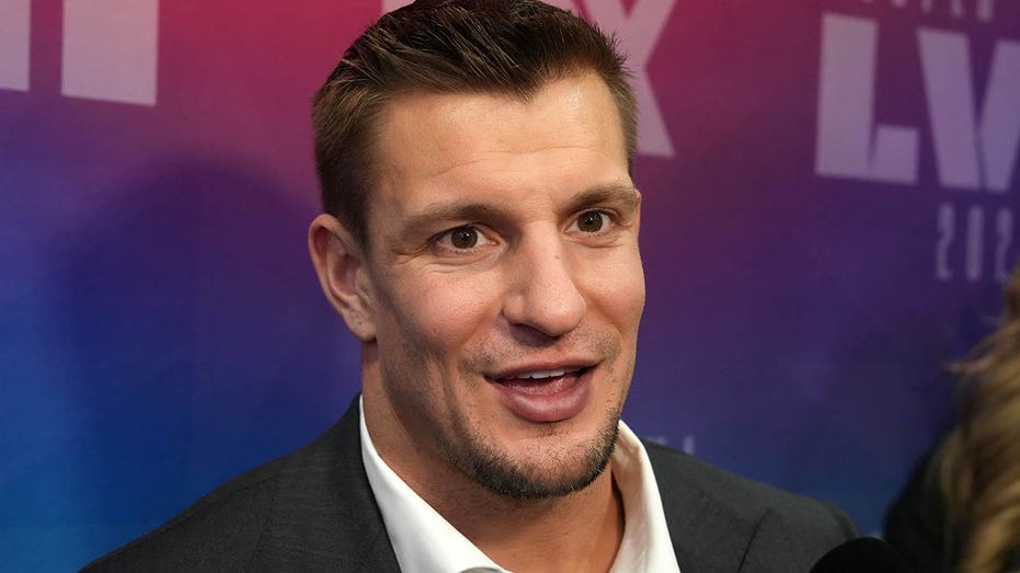 Rob Gronkowski recalls filming Tostitos commercial with best bud Julian Edelman: 'I’m giggling at him'