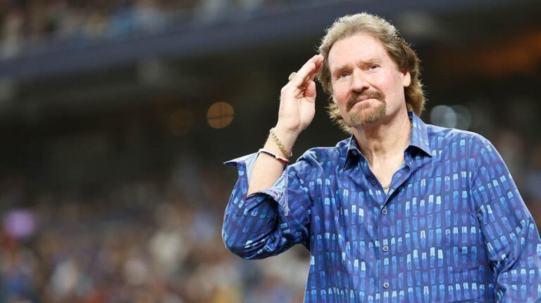 Baseball legend Wade Boggs announces battle with prostate cancer