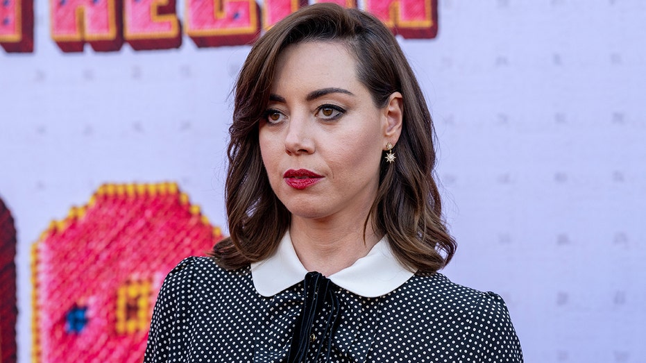 'Parks and Recreation' star Aubrey Plaza suffered unexplained stroke at age 20: 'I was paralyzed'