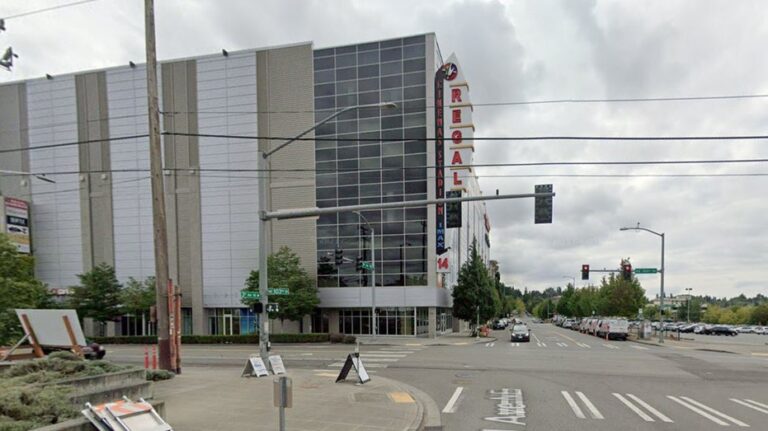 Seattle moviegoers flee after man with gun threatens to 'shoot everyone'