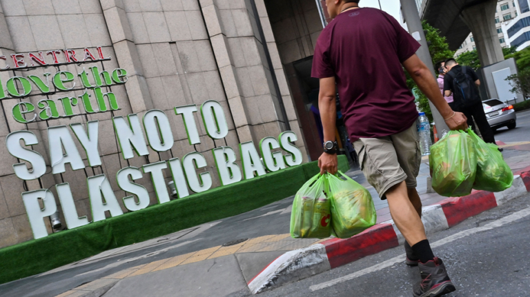 California passes ban on plastic grocery bags again, this time nixing thicker plastic bags