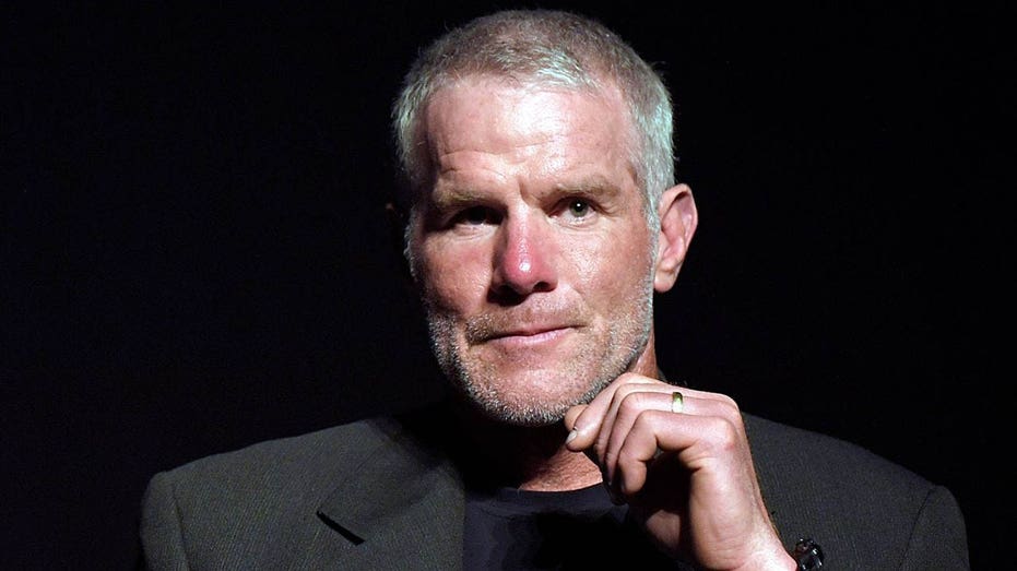 Brett Favre rips Joe Biden for 'garbage' comments, says 'it would be insane' to vote Kamala Harris