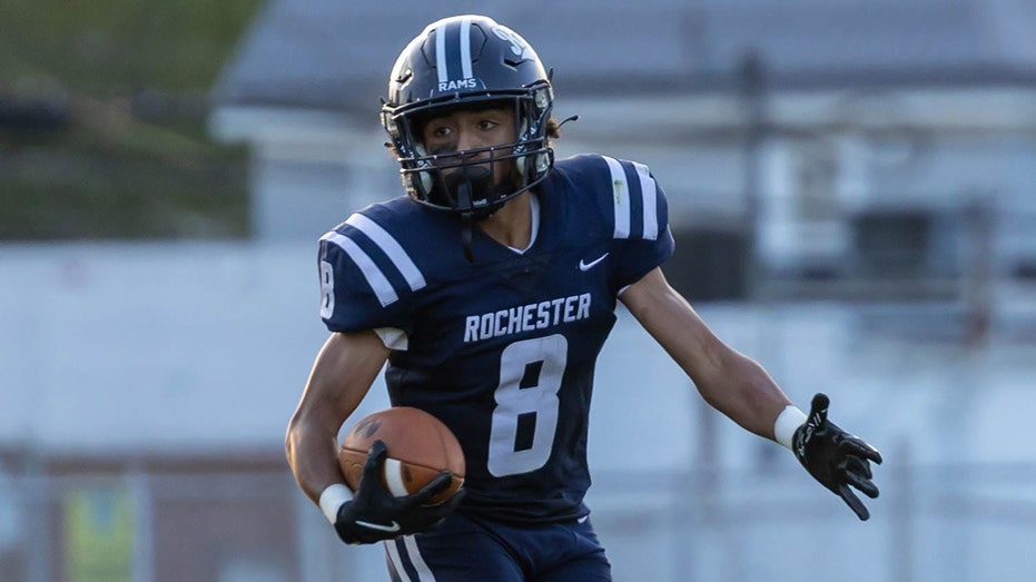 Pennsylvania high school football player collapses during game following hard hit to helmet