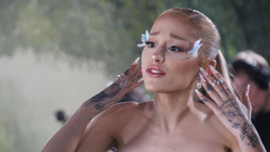 Ariana Grande admits she 'sometimes' doesn't like her fans