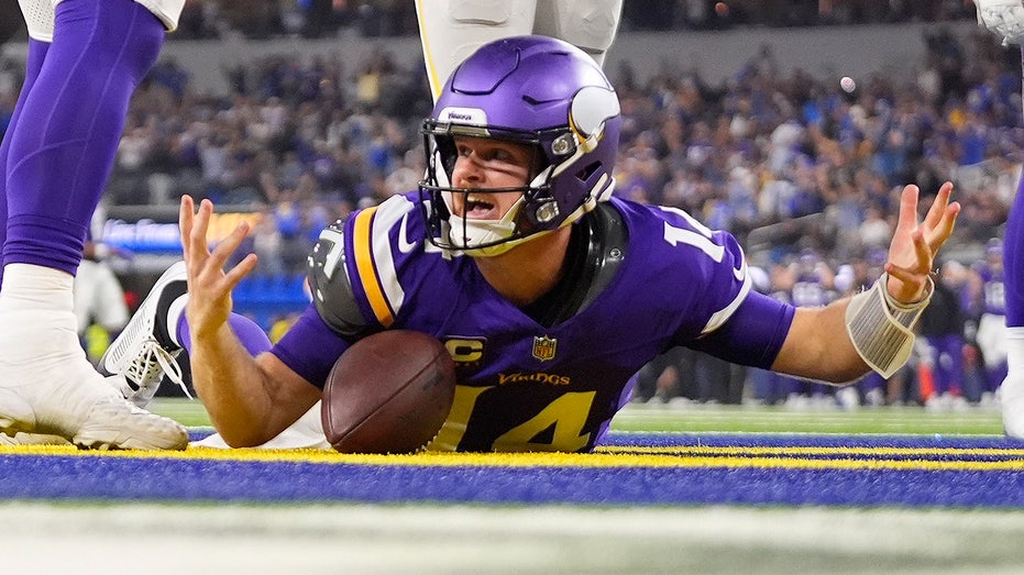 NFL world erupts in fury over missed facemask penalty after Vikings' Sam Darnold has helmet twisted around