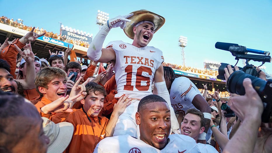 Texas stymies Oklahoma's offense to earn Red River Rivalry win in foes' first matchup as SEC members