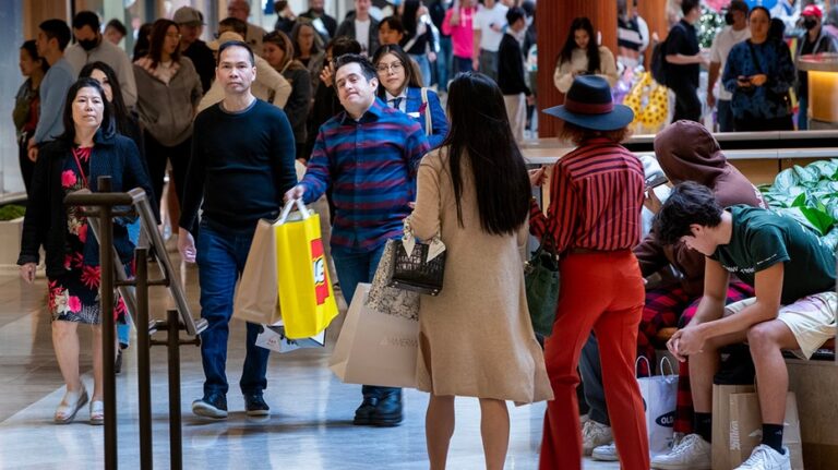 Scammers use Black Friday deals to trick unsuspecting shoppers: Protect yourself with these 3 tips