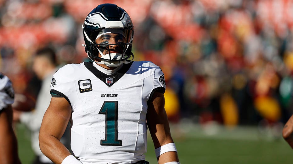 Eagles' Jalen Hurts still in concussion protocol, likely out vs Cowboys