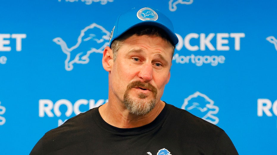 NFL great scrutinizes Lions' Dan Campbell for aggressive onside kick decision in loss to Bills