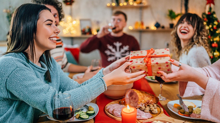 These food gift baskets are all around $25 this holiday season