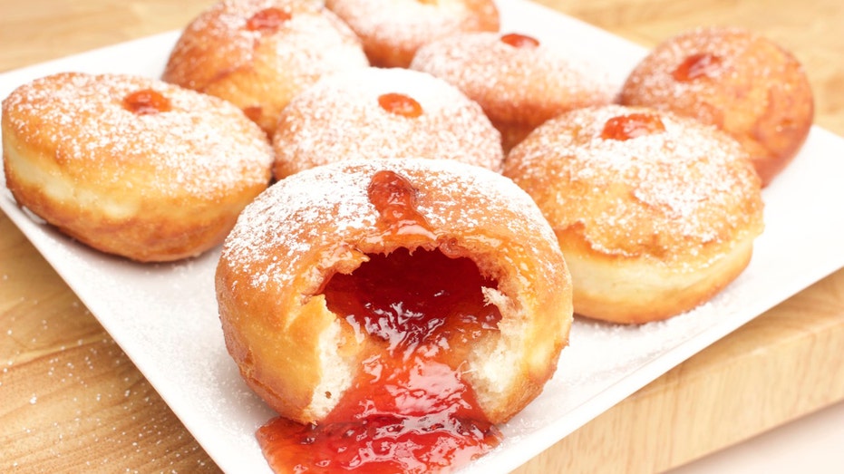 Easy recipe for doughnuts this Hanukkah