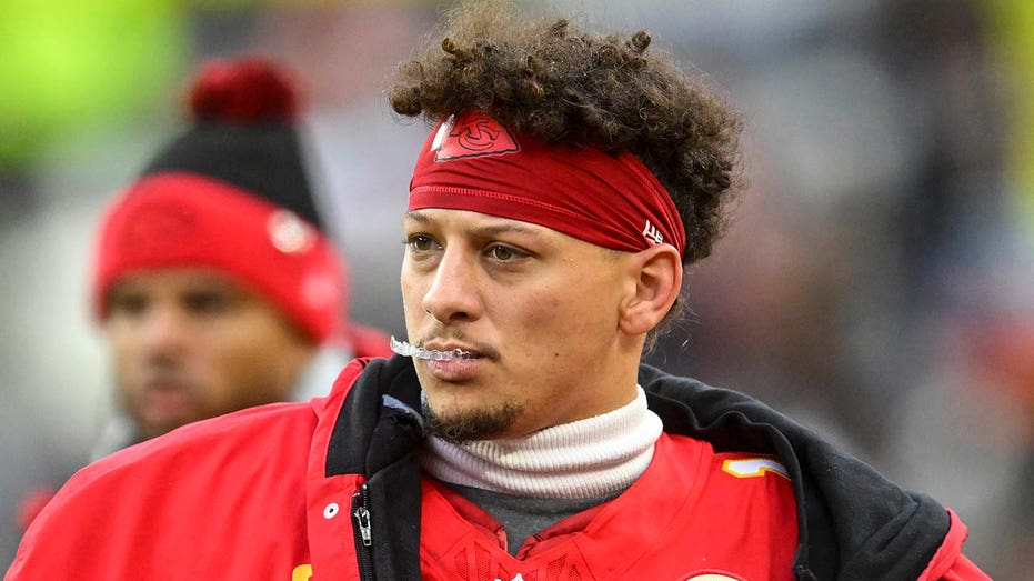 Patrick Mahomes injures ankle after critical remarks about Chiefs' tight schedule