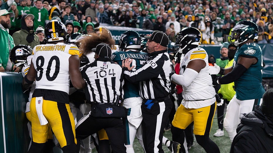 Eagles, Steelers players get into skirmish as rivalry game between title contenders heats up