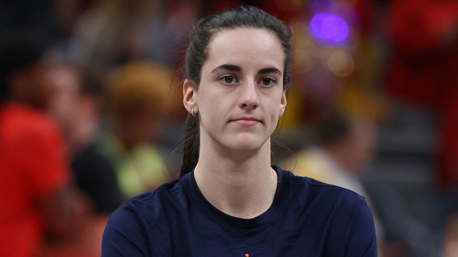 Caitlin Clark says college transfers should sit out a year amid 'egregious' recruiting tactics